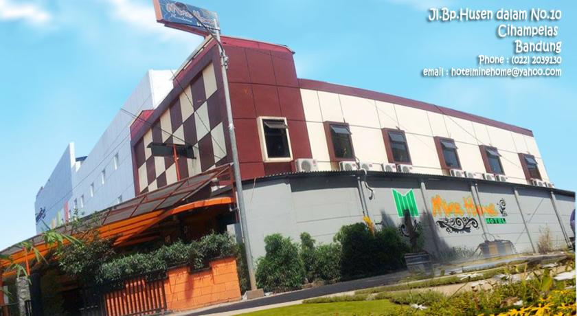 マイン ホーム ホテル チハンプラス バンドゥン エクステリア 写真